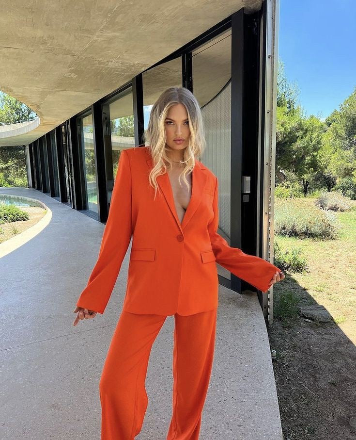 Μονόχρωμο κοστούμι oversize