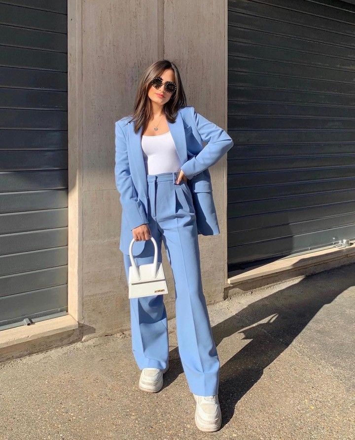 Μονόχρωμο κοστούμι oversize