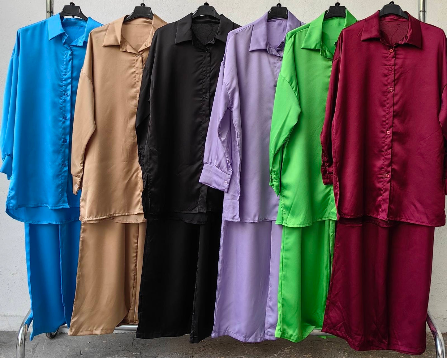 Σετ σατέν oversized με πουκάμισο και παντελόνα