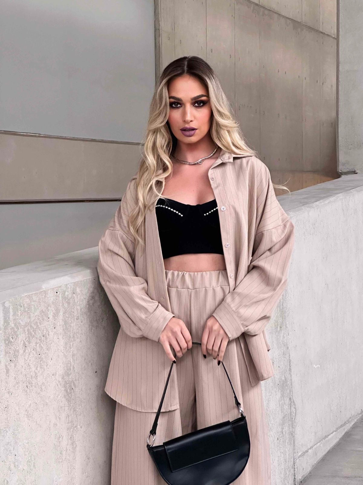 Oversize σετ με πουκάμισο με λεπτή ρίγα