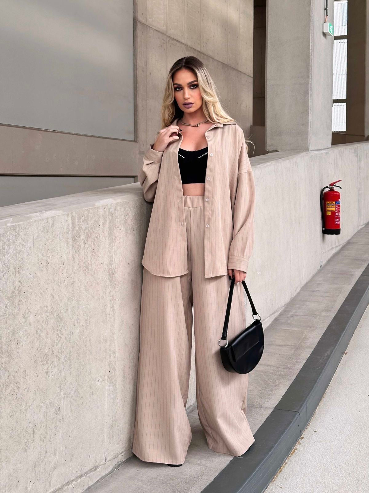 Oversize σετ με πουκάμισο με λεπτή ρίγα