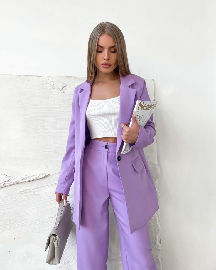 Μονόχρωμο κοστούμι oversize